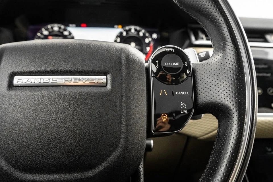 2020 Land Rover Range Rover Velar - Image 11 of 18