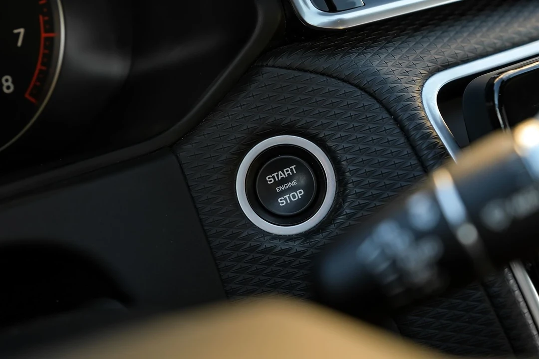 2020 Land Rover Range Rover Velar - Image 20 of 21