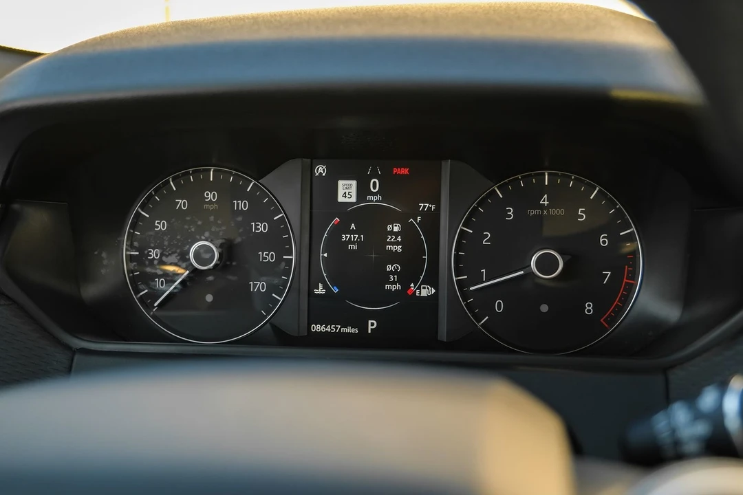 2020 Land Rover Range Rover Velar - Image 18 of 21
