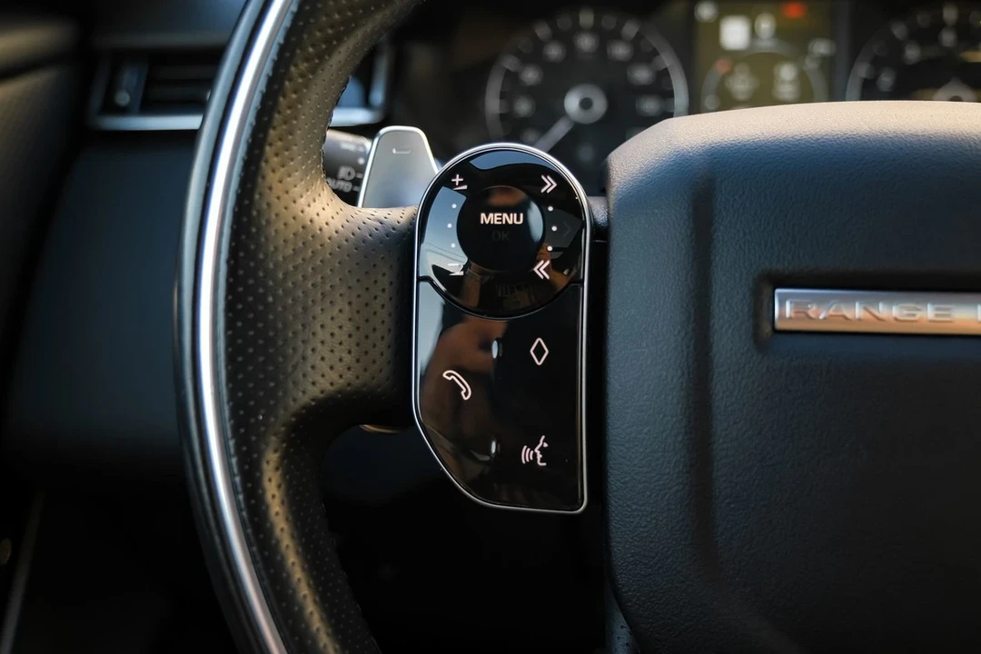 2020 Land Rover Range Rover Velar - Image 16 of 21