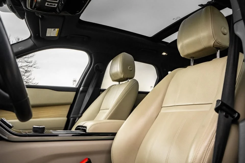 2020 Land Rover Range Rover Velar - Image 14 of 15