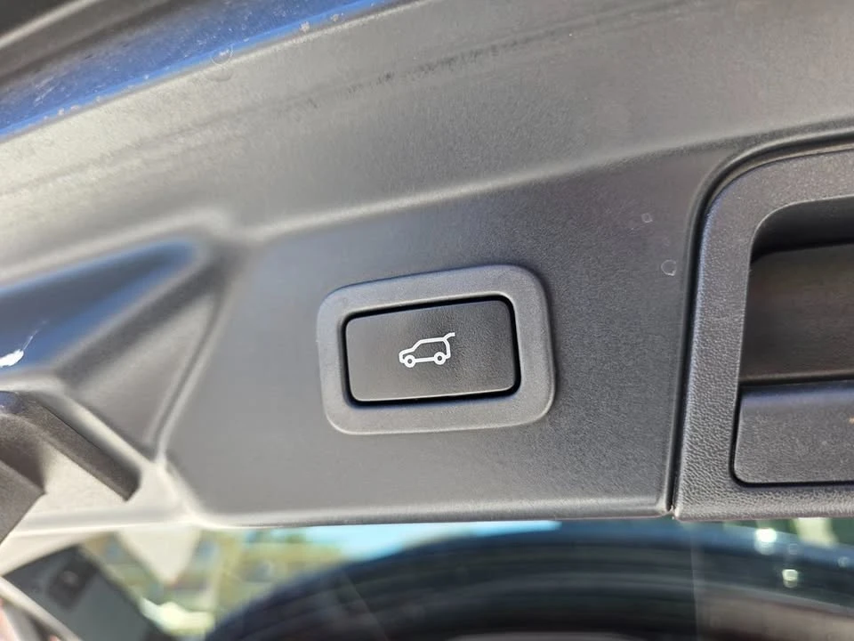 2020 Land Rover Range Rover Velar - Image 19 of 20