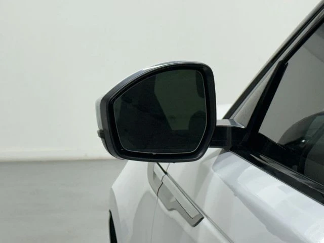 2020 Land Rover Range Rover Velar - Image 10 of 12