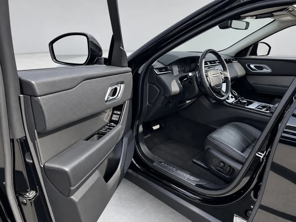 2020 Land Rover Range Rover Velar - Image 9 of 18