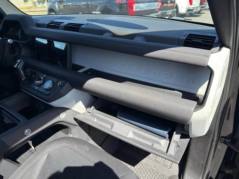 2020 Land Rover Defender L663 - Image 18 of 19