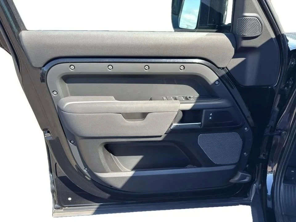 2020 Land Rover Defender L663 - Image 5 of 19