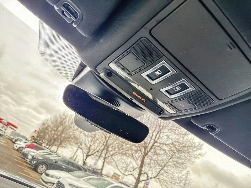 2020 Land Rover Discovery 5th Gen - Image 16 of 20