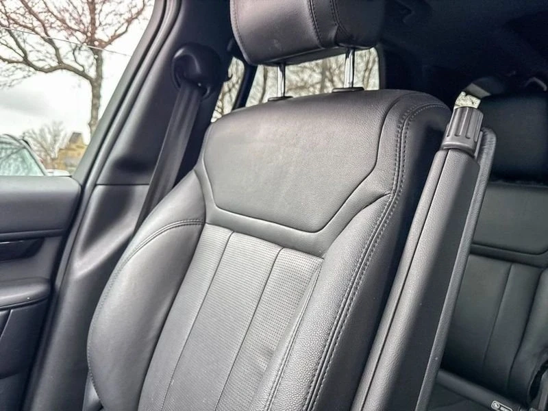 2020 Land Rover Discovery 5th Gen - Image 15 of 20