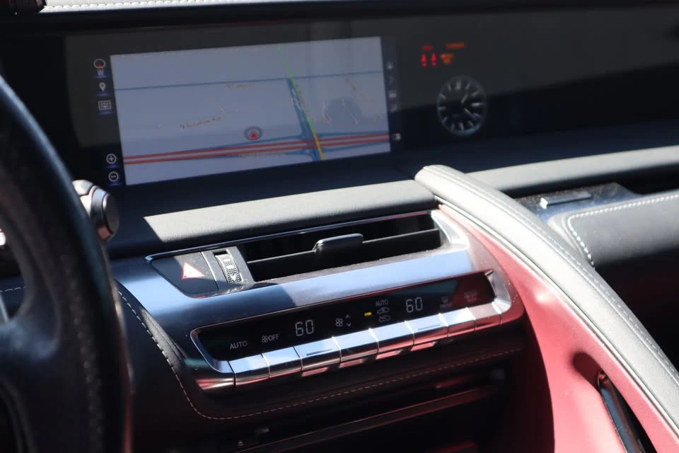 2020 Lexus LC - Image 10 of 20