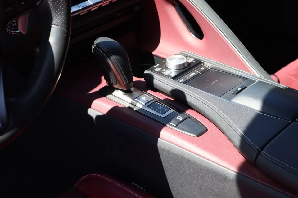 2020 Lexus LC - Image 11 of 20