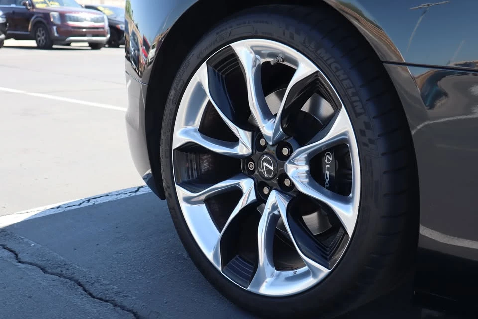 2020 Lexus LC - Image 13 of 20