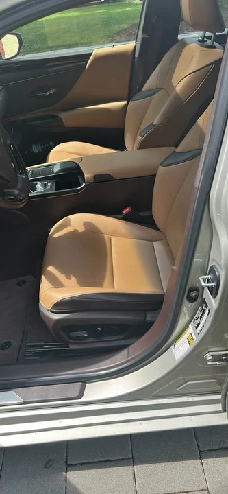 2020 Lexus ES 7th Gen - Image 4 of 6