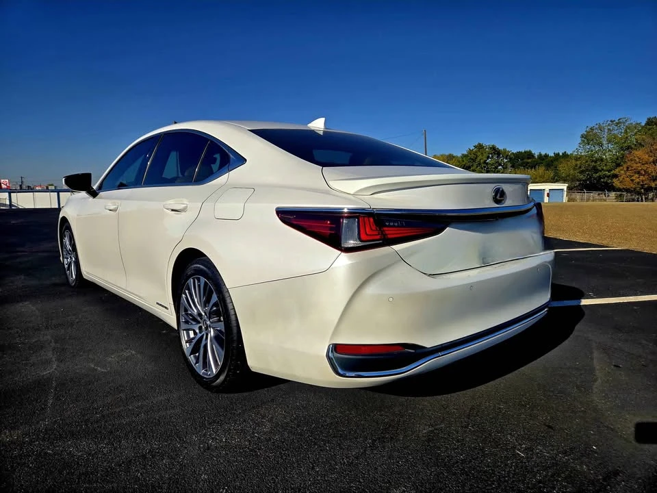 2020 Lexus ES 7th Gen - Image 6 of 12