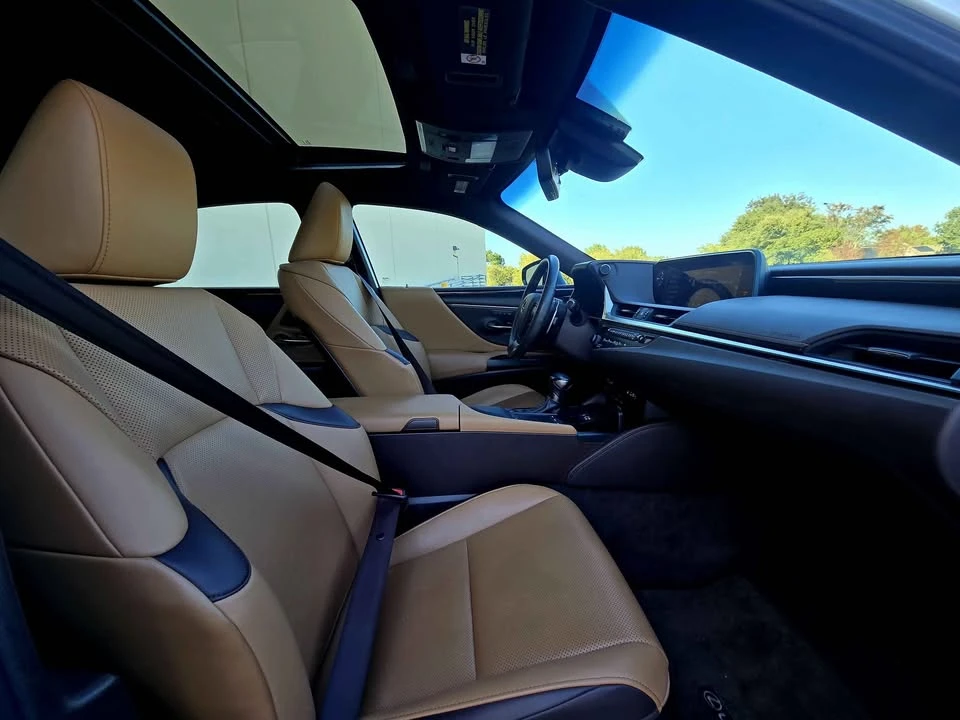 2020 Lexus ES 7th Gen - Image 11 of 12