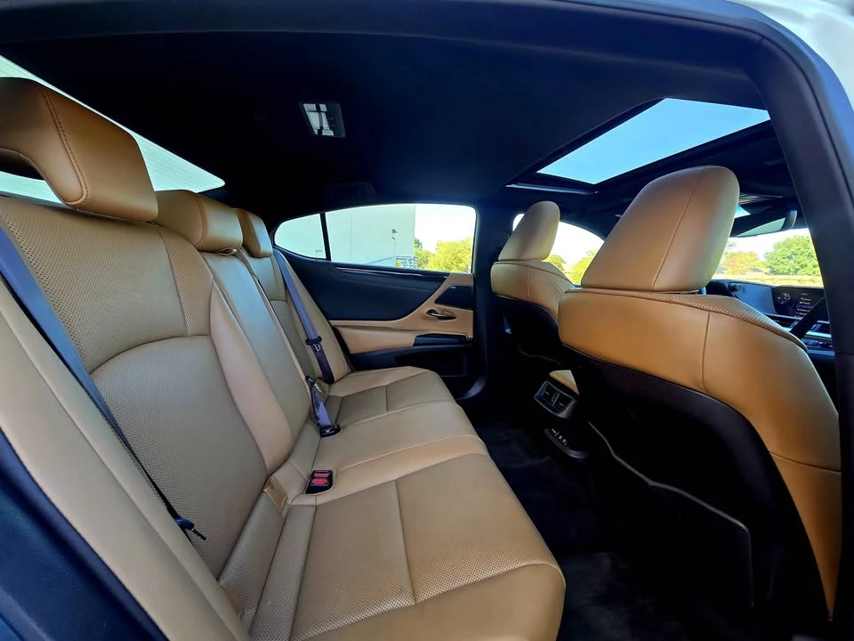 2020 Lexus ES 7th Gen - Image 12 of 12