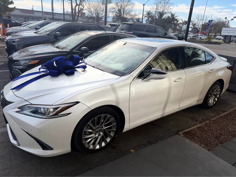 2020 Lexus ES 7th Gen - Image 3 of 9
