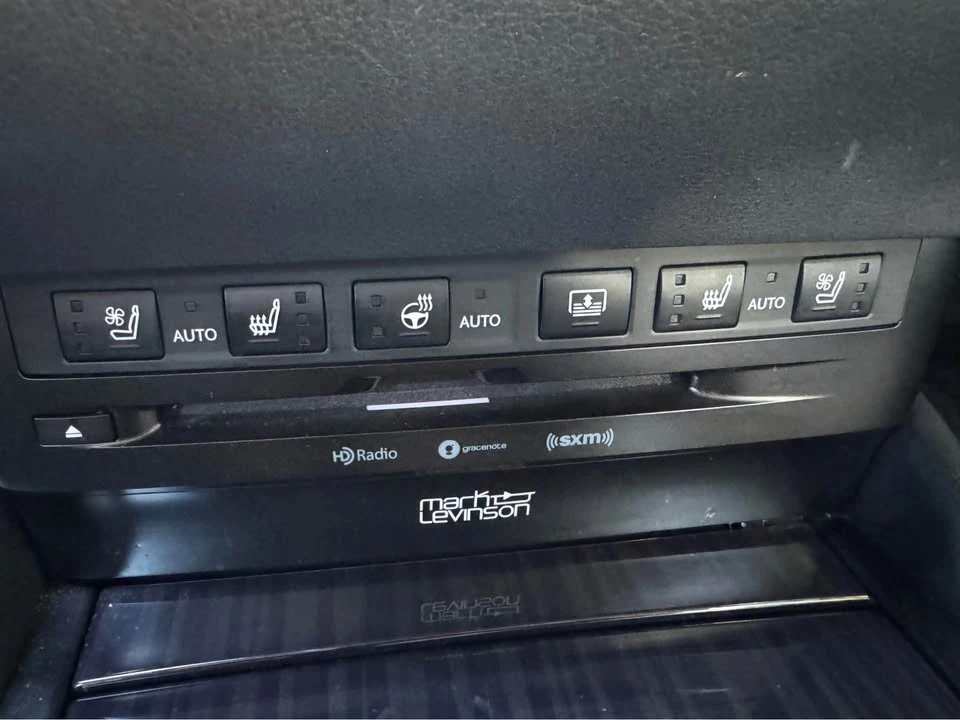 2020 Lexus ES 7th Gen - Image 14 of 19