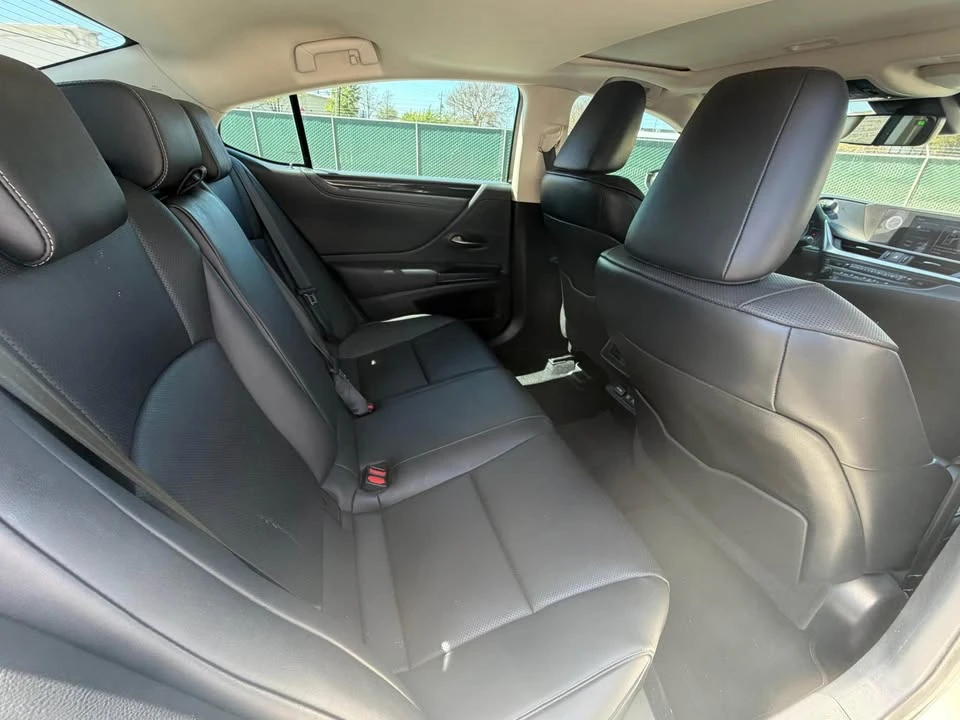 2020 Lexus ES 7th Gen - Image 9 of 9