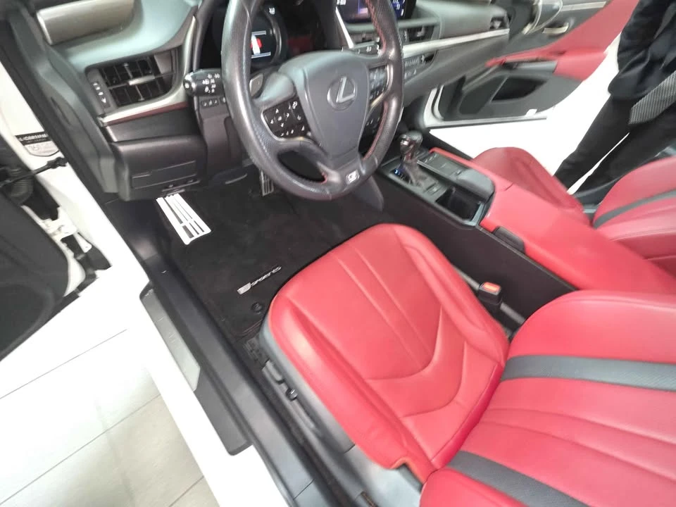 2020 Lexus ES 7th Gen - Image 10 of 10