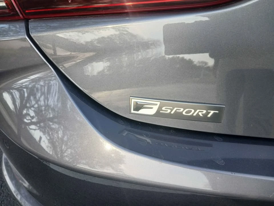 2020 Lexus ES 7th Gen - Image 4 of 15