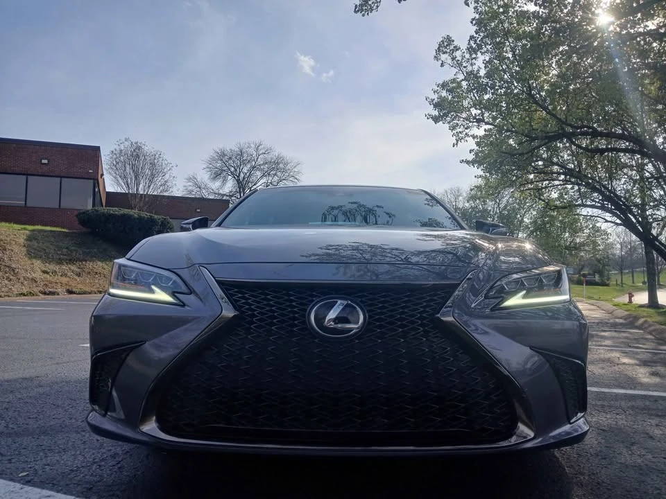 2020 Lexus ES 7th Gen - Image 12 of 15