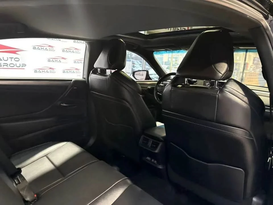 2020 Lexus ES 7th Gen - Image 7 of 8