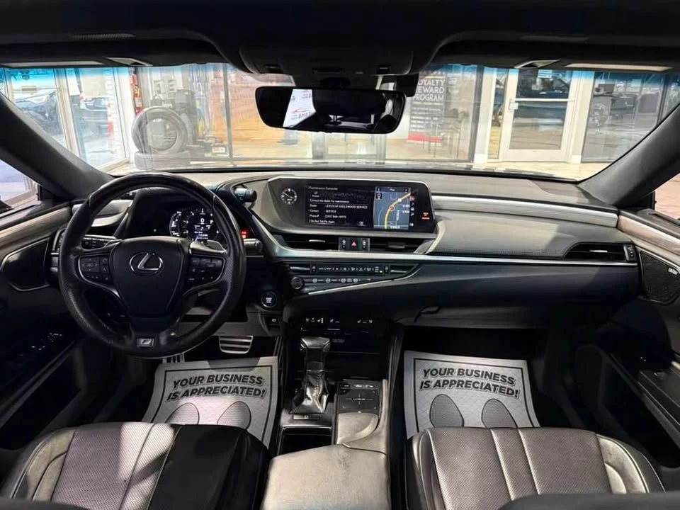 2020 Lexus ES 7th Gen - Image 6 of 8