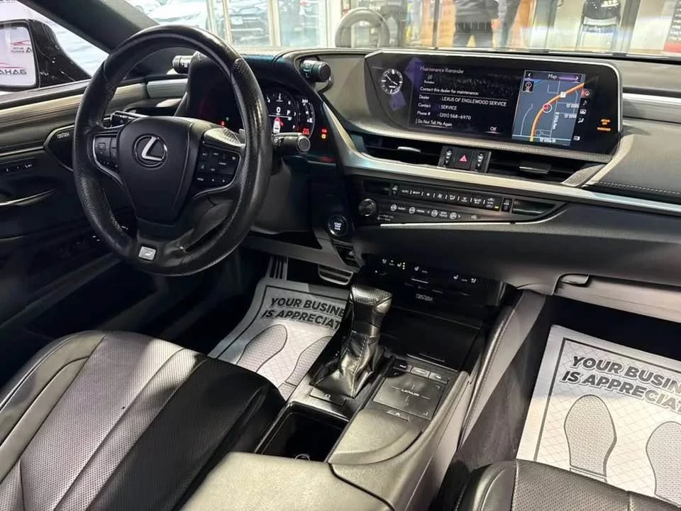 2020 Lexus ES 7th Gen - Image 8 of 8