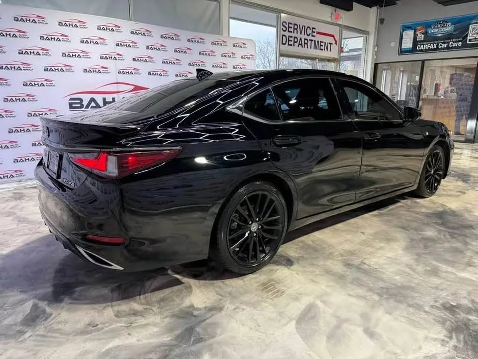2020 Lexus ES 7th Gen - Image 4 of 8