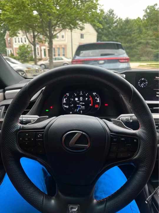 2020 Lexus ES 7th Gen - Image 5 of 10