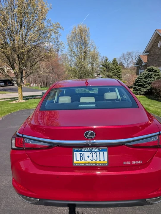 2020 Lexus ES 7th Gen - Image 4 of 11