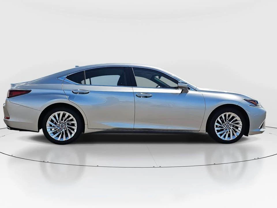 2020 Lexus ES 7th Gen - Image 3 of 3