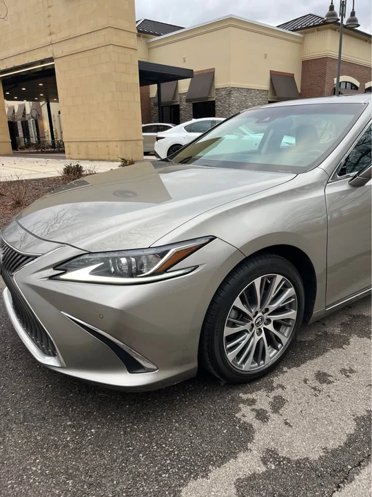 2020 Lexus ES 7th Gen - Image 4 of 15