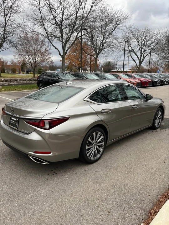 2020 Lexus ES 7th Gen - Image 6 of 15
