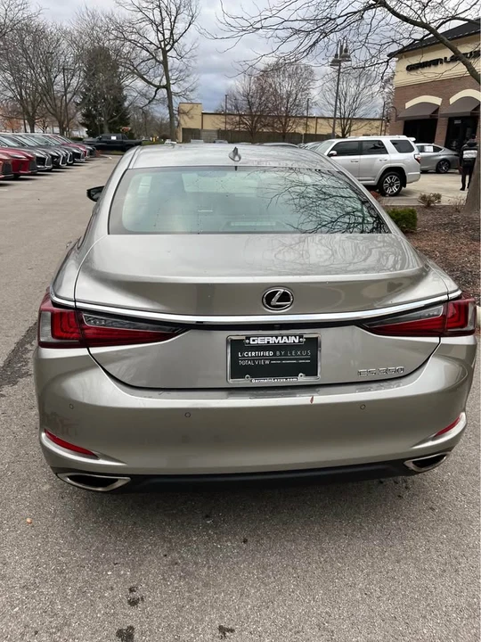 2020 Lexus ES 7th Gen - Image 7 of 15