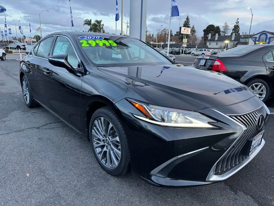 2020 Lexus ES 7th Gen - Image 2 of 13