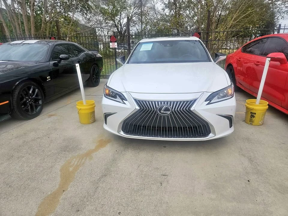 2020 Lexus ES 7th Gen - Image 2 of 5