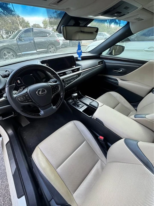 2020 Lexus ES 7th Gen - Image 3 of 6