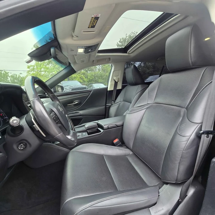2020 Lexus ES 7th Gen - Image 7 of 20
