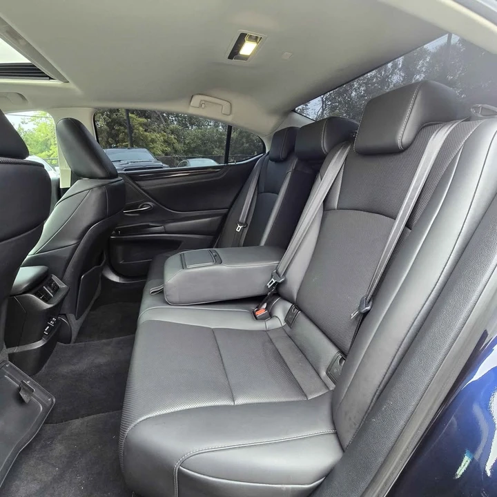 2020 Lexus ES 7th Gen - Image 8 of 20