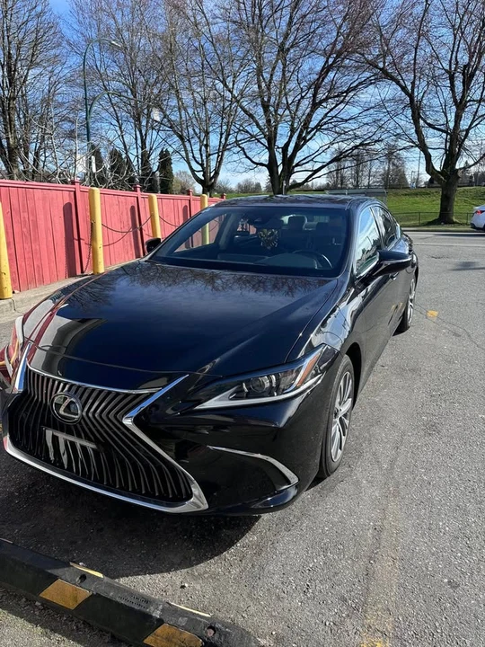 2020 Lexus ES 7th Gen - Image 2 of 6