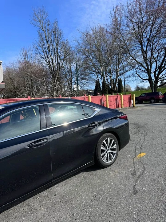 2020 Lexus ES 7th Gen - Image 5 of 6