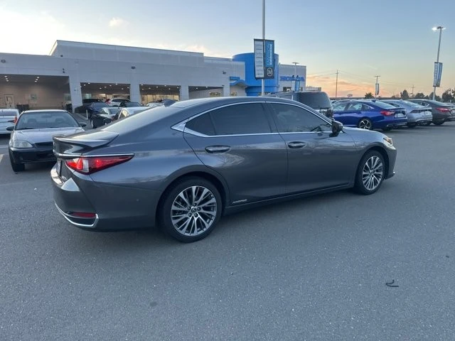 2020 Lexus ES 7th Gen - Image 3 of 5
