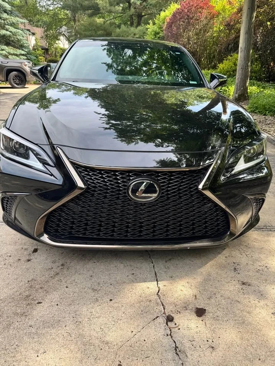 2020 Lexus ES 7th Gen - Image 2 of 4