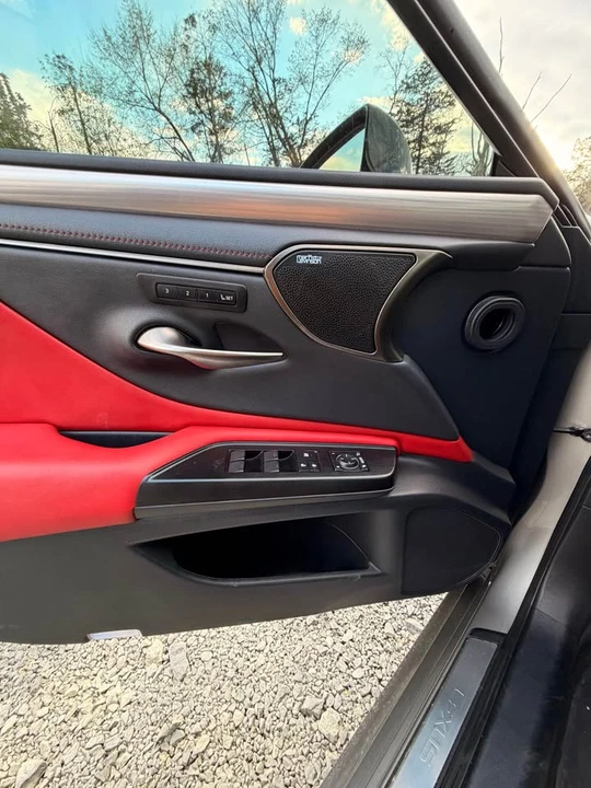 2020 Lexus ES 7th Gen - Image 4 of 11