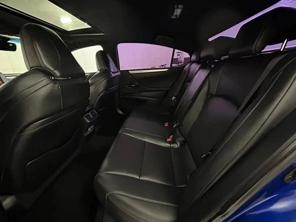 2020 Lexus ES 7th Gen - Image 9 of 13