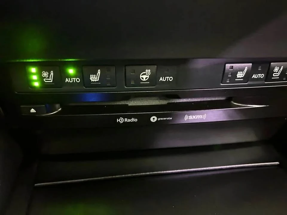 2020 Lexus ES 7th Gen - Image 13 of 13