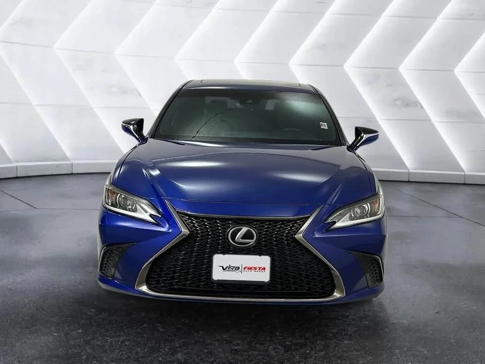 2020 Lexus ES 7th Gen - Image 2 of 13