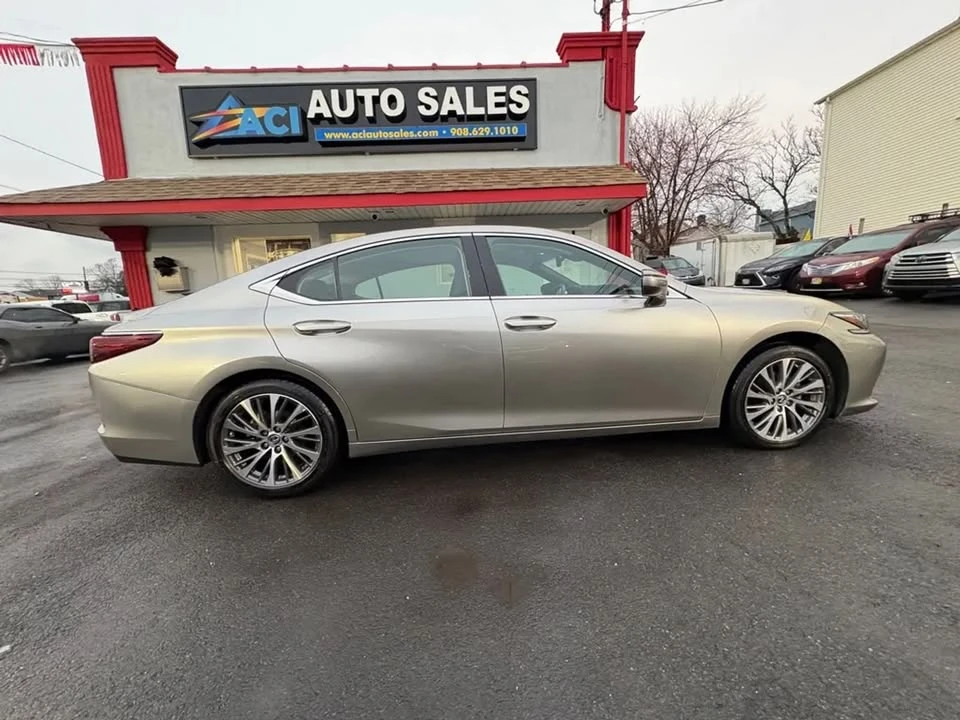 2020 Lexus ES 7th Gen - Image 7 of 20