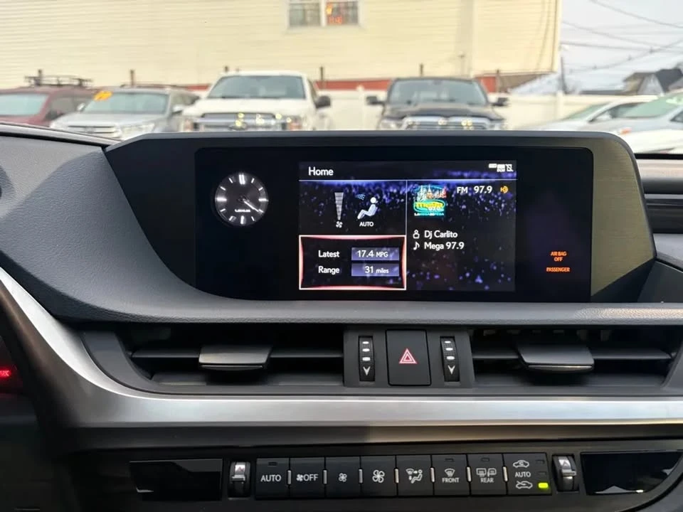 2020 Lexus ES 7th Gen - Image 20 of 20